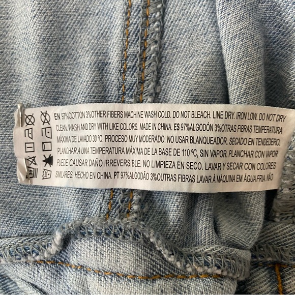 Forever 21 Cropped Denim Jacket - Picture 7 of 7